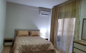 Modern Spacious Flat By The Seaside Durres
